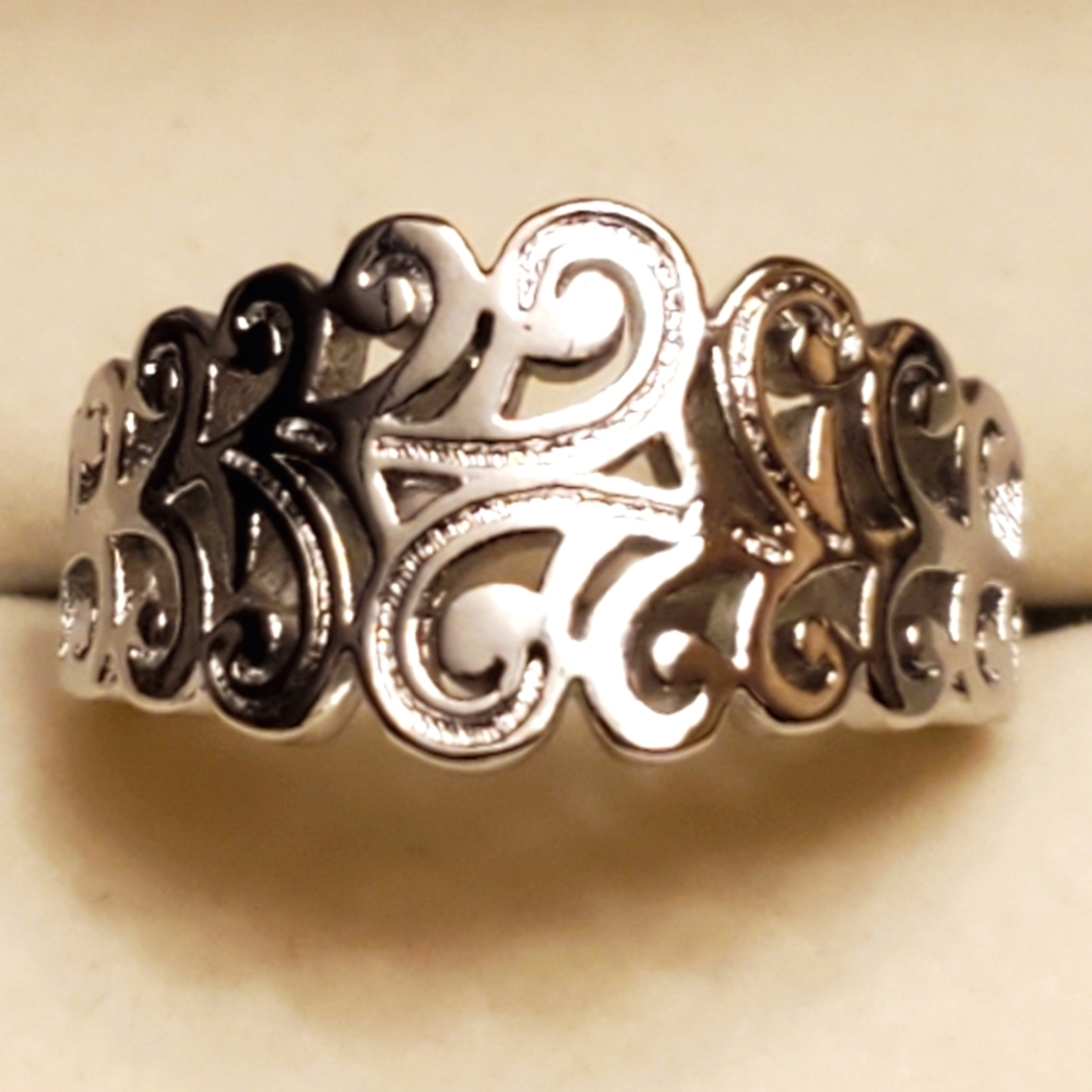 Antique .925 Silver Hollowed-Out Ring,  Size 6.